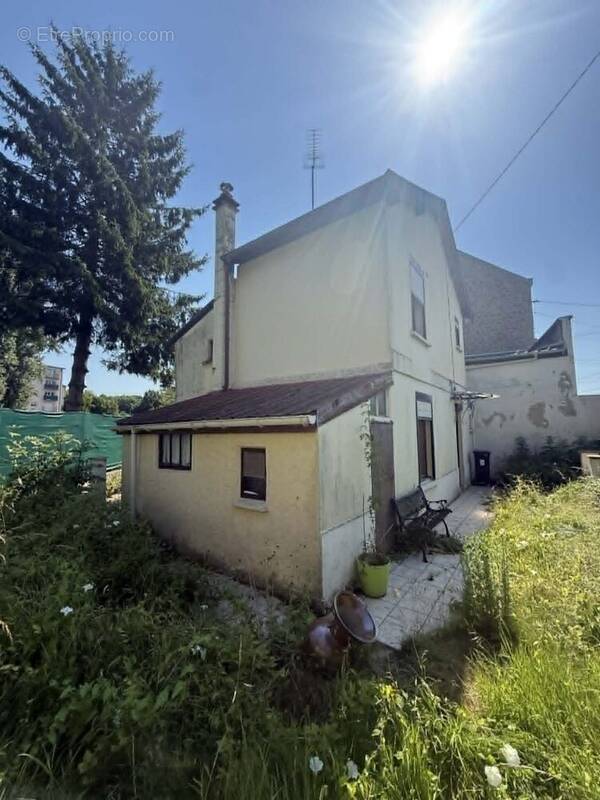 Maison à CHARLEVILLE-MEZIERES