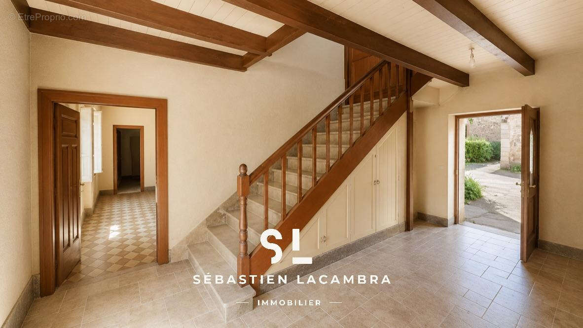 Maison à JOUQUEVIEL