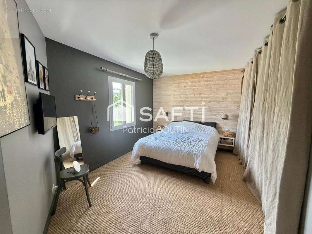 Maison 131 m² à Saint-Christophe-Sur-Roc  - photo 5