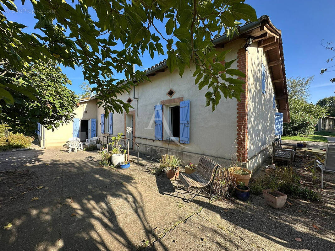 Maison à GRAZAC