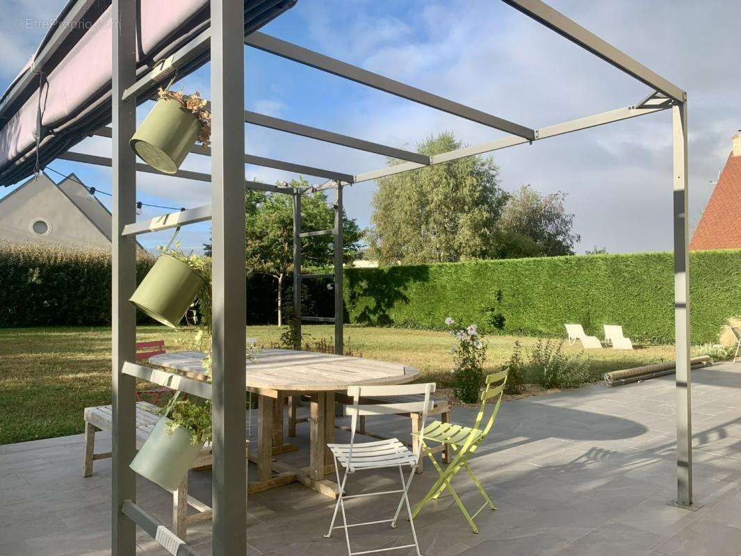 Maison à SAINT-PRYVE-SAINT-MESMIN