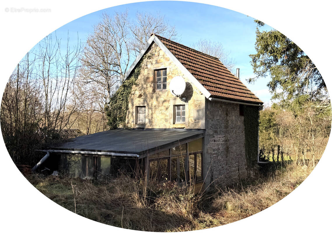 Maison à SAINT-JULIEN-LA-GENESTE