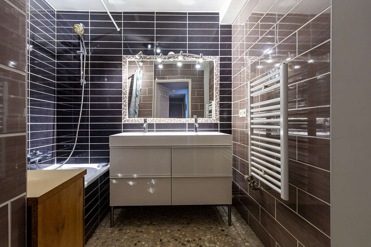 Laforet immobilier - exclusivite - "ficus" - annecy - appartement 4 pieces - 90,36m2 - terrasse - cave - place de stationnement  - photo 10