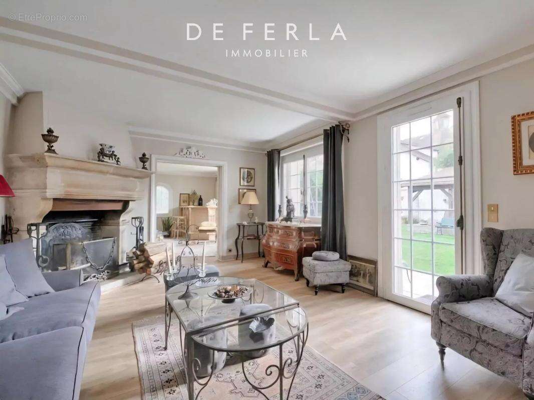 Maison à SAINT-MAUR-DES-FOSSES