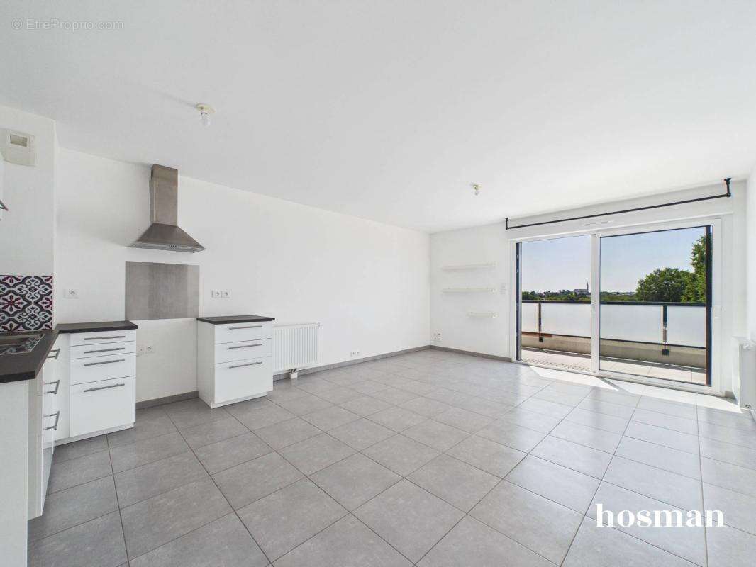 Ravissant appartement T3 de 63,67 m2 au dernier étage, terrasse de 31 m2, 2 places de stationnement et cave - Quartier La Grammo - photo 4
