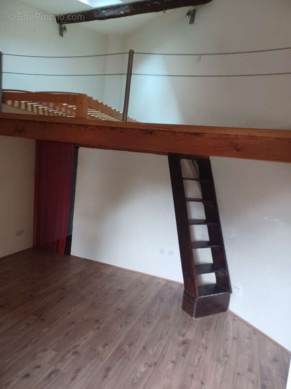 Maison à SAINT-MITRE-LES-REMPARTS