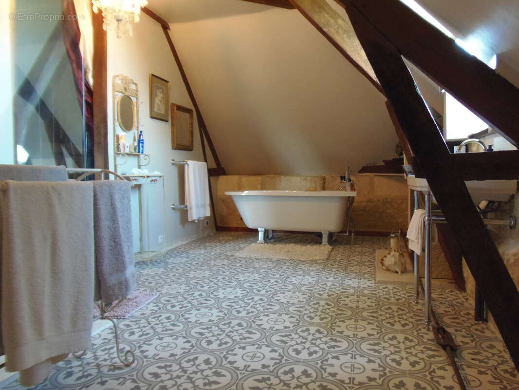 Maison à SAINT-THOMAS-DE-CONAC