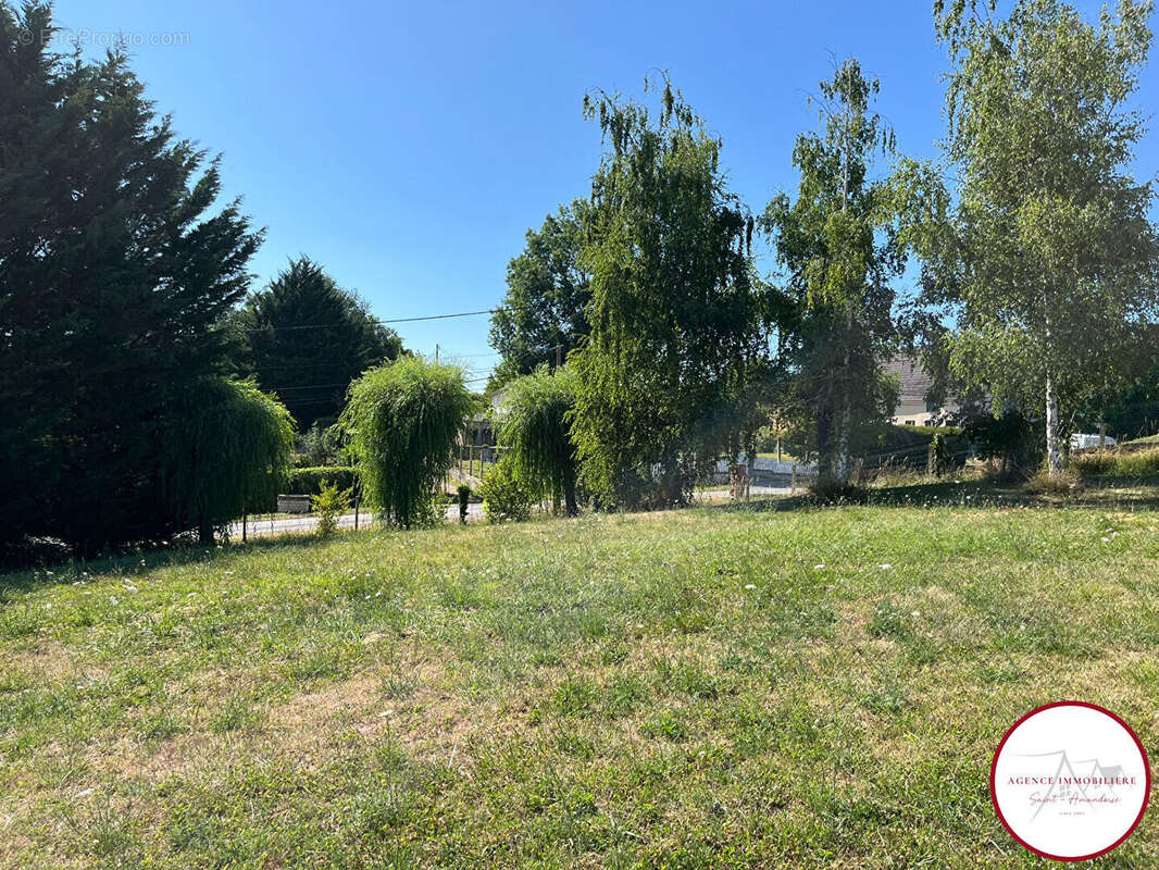 Terrain constructible  de 1220 m² SAINT AMAND MONTROND - photo 4