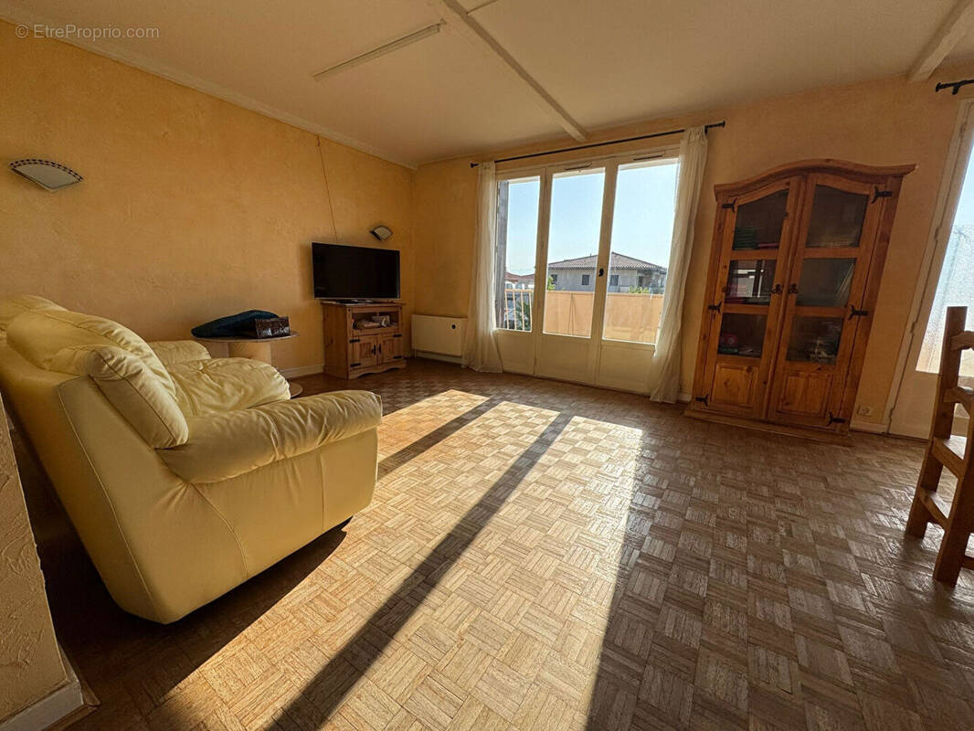 Appartement à PORTES-LES-VALENCE