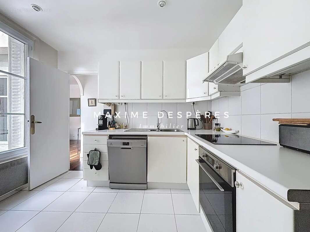 Appartement à NEUILLY-SUR-SEINE