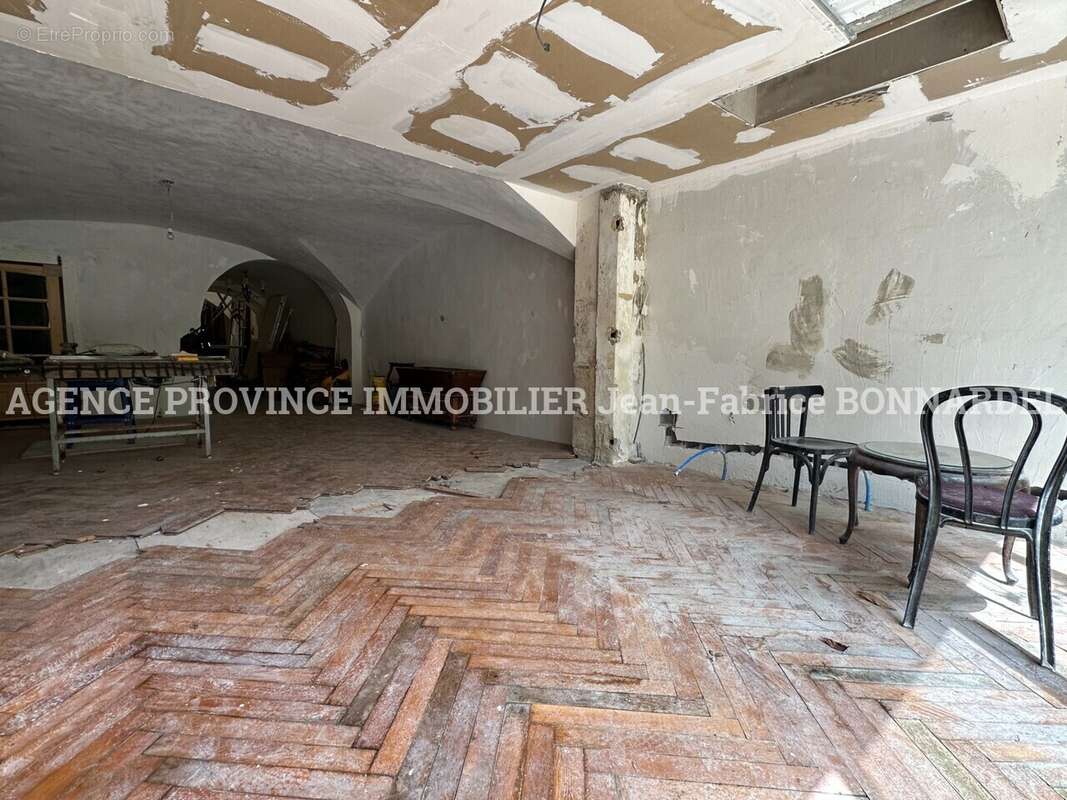 Maison 356 m² à Grignan  - photo 20