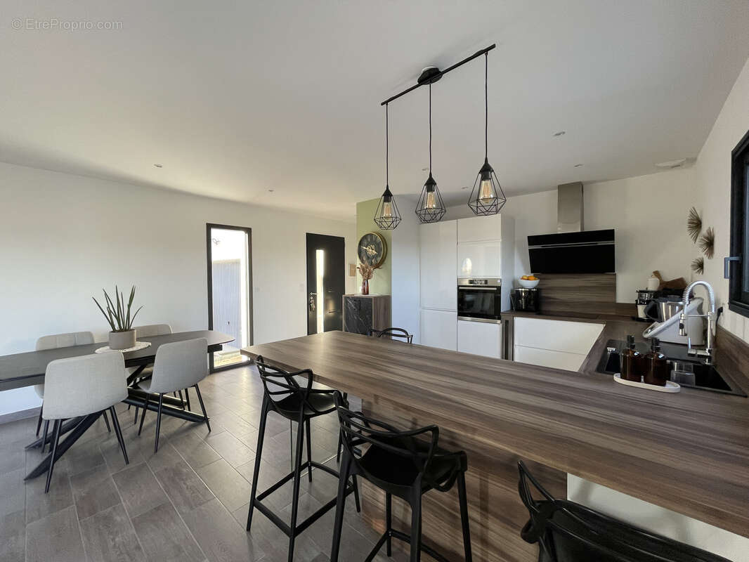 Maison à LEZIGNAN-CORBIERES