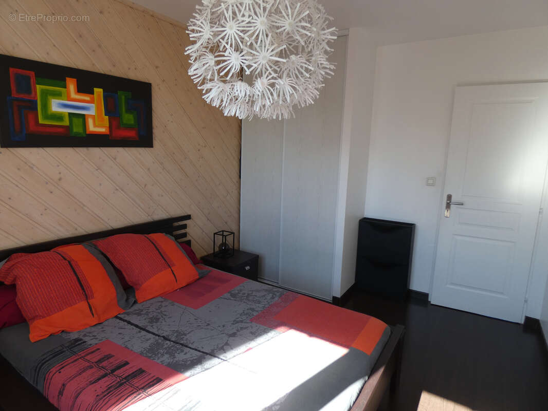 Maison à LARAGNE-MONTEGLIN