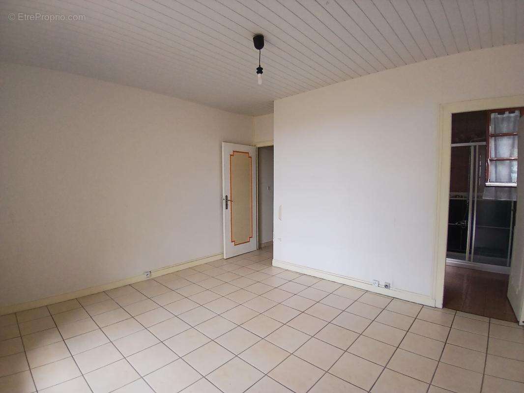 Maison familiale avec piscine   Gare TGV d'Angoulême à proxi - photo 11