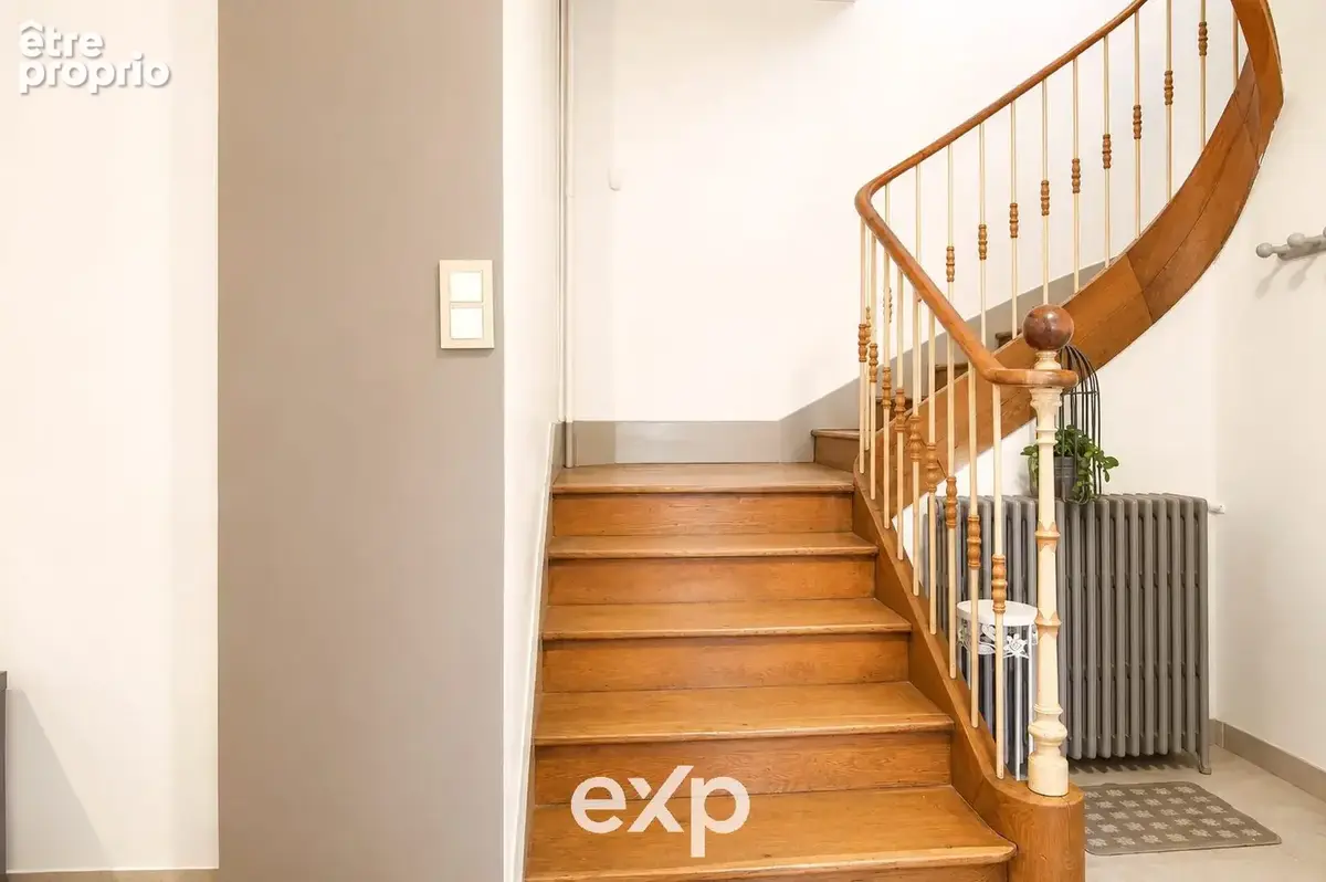 Maison 8 pièces 252 m² à vendre à Pontcharra (38530) - photo 6