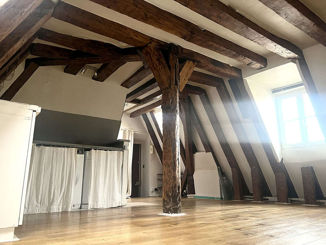 Appartement à PARIS-2E