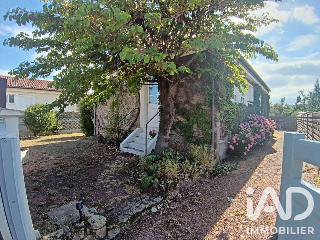 Maison 78 m² à Thouars  - photo 2