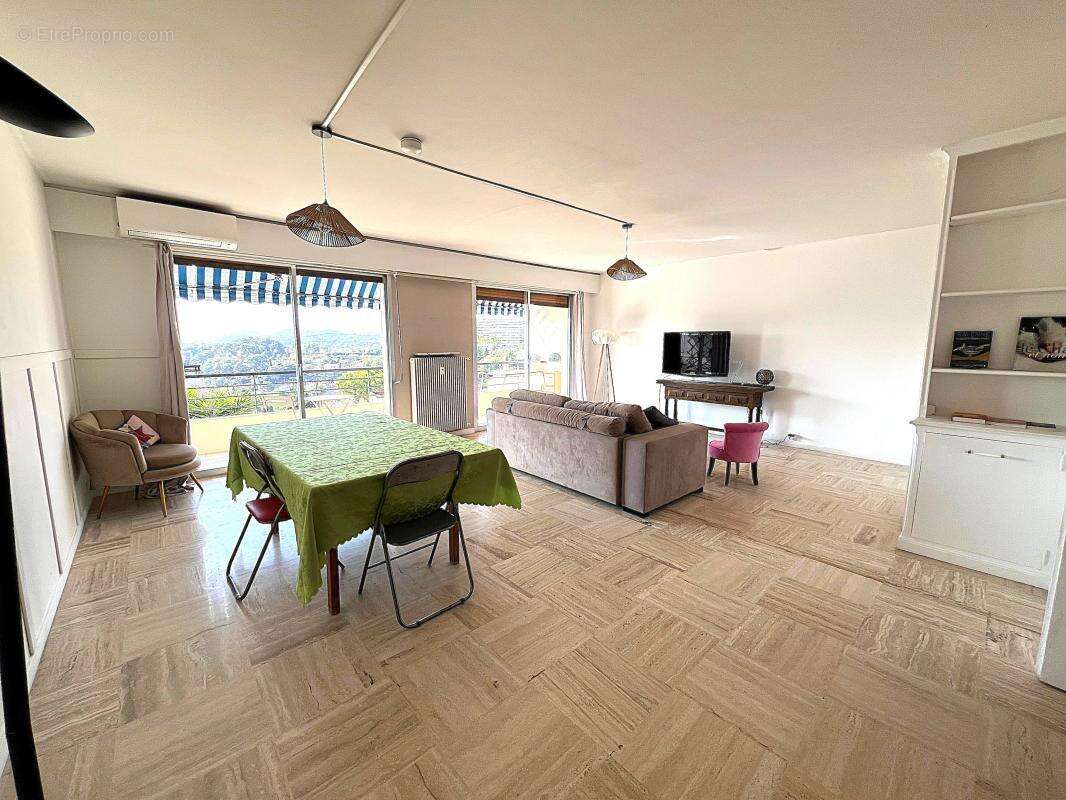 Appartement à LE CANNET