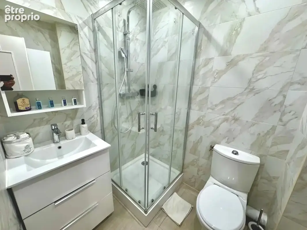 Cannes Vente vaste studio au pied des plages - photo 4