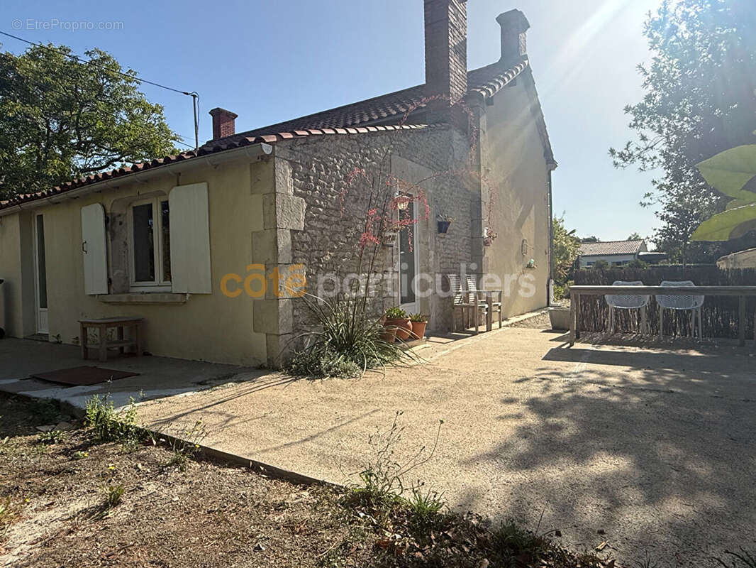 Maison - 2 chambres - Lairoux - photo 4