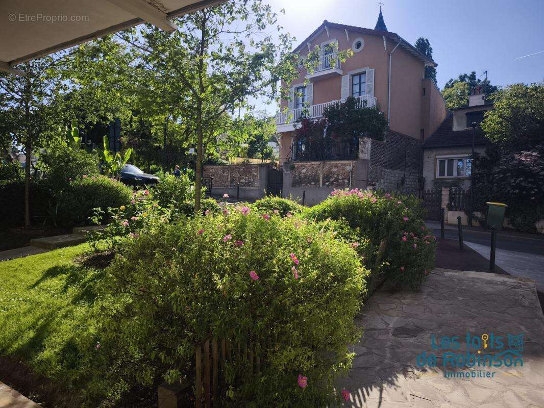 Appartement à LE PLESSIS-ROBINSON