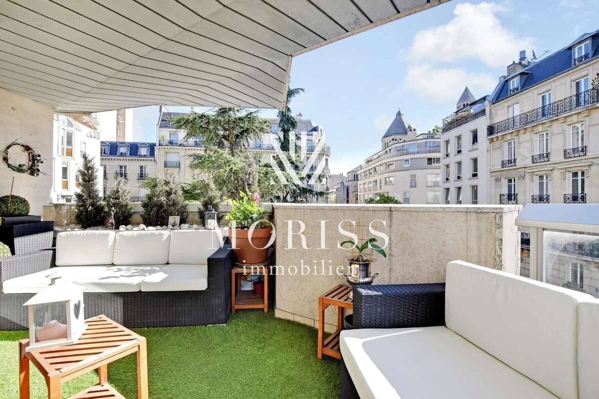 Appartement à PARIS-16E