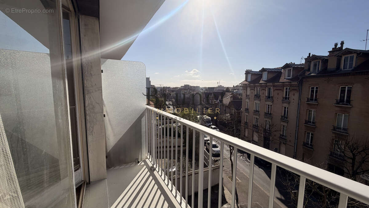 Appartement à SAINT-MAUR-DES-FOSSES