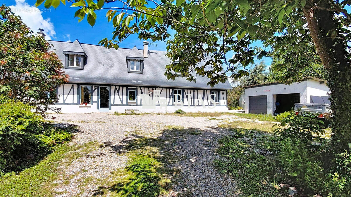 Maison à BOURG-ACHARD