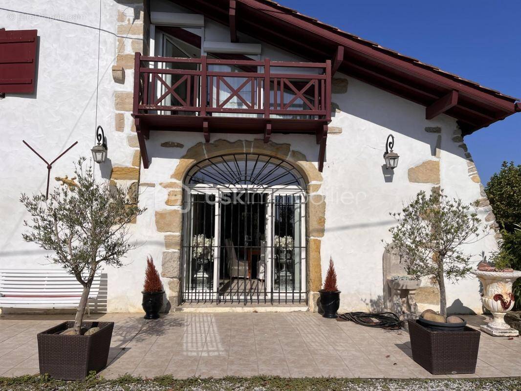 Maison à SAINTE-MARIE-DE-GOSSE