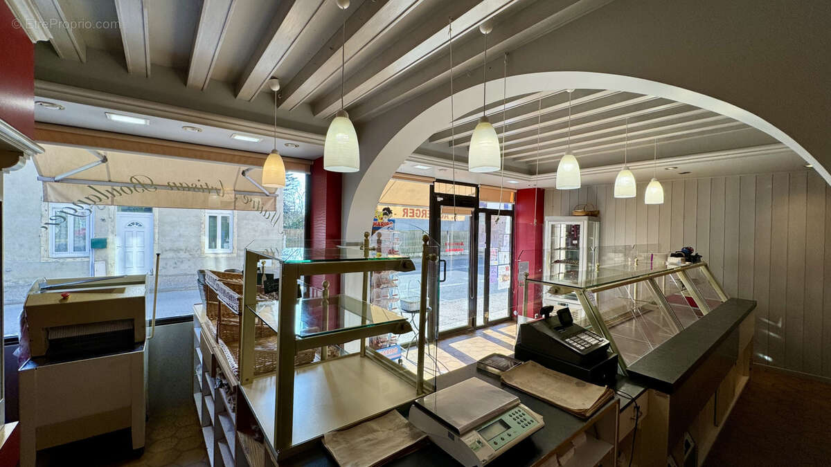 Commerce à SAINT-YORRE