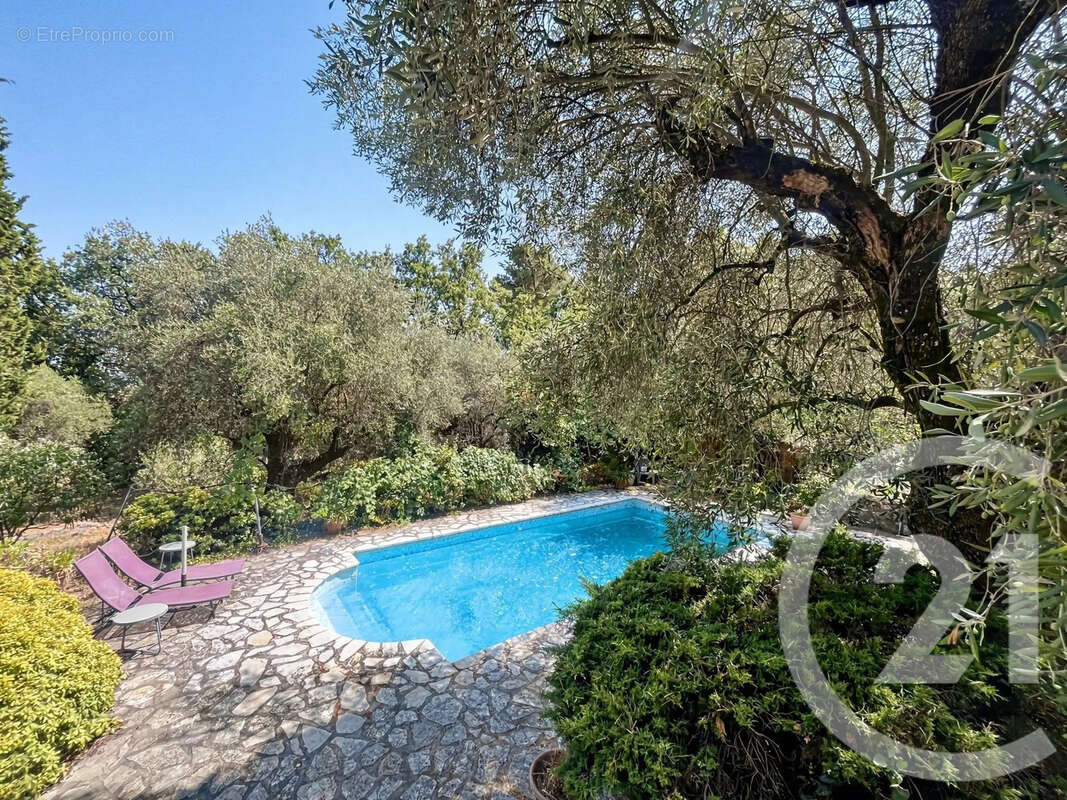 Maison 211 m² à Roquefort-Les-Pins  - photo 25