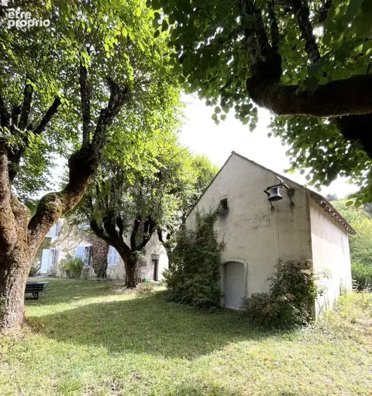 Propriété de caractère en pierres  - plus de 350 m² ?- 1,6 hectare -  cornod - photo 8