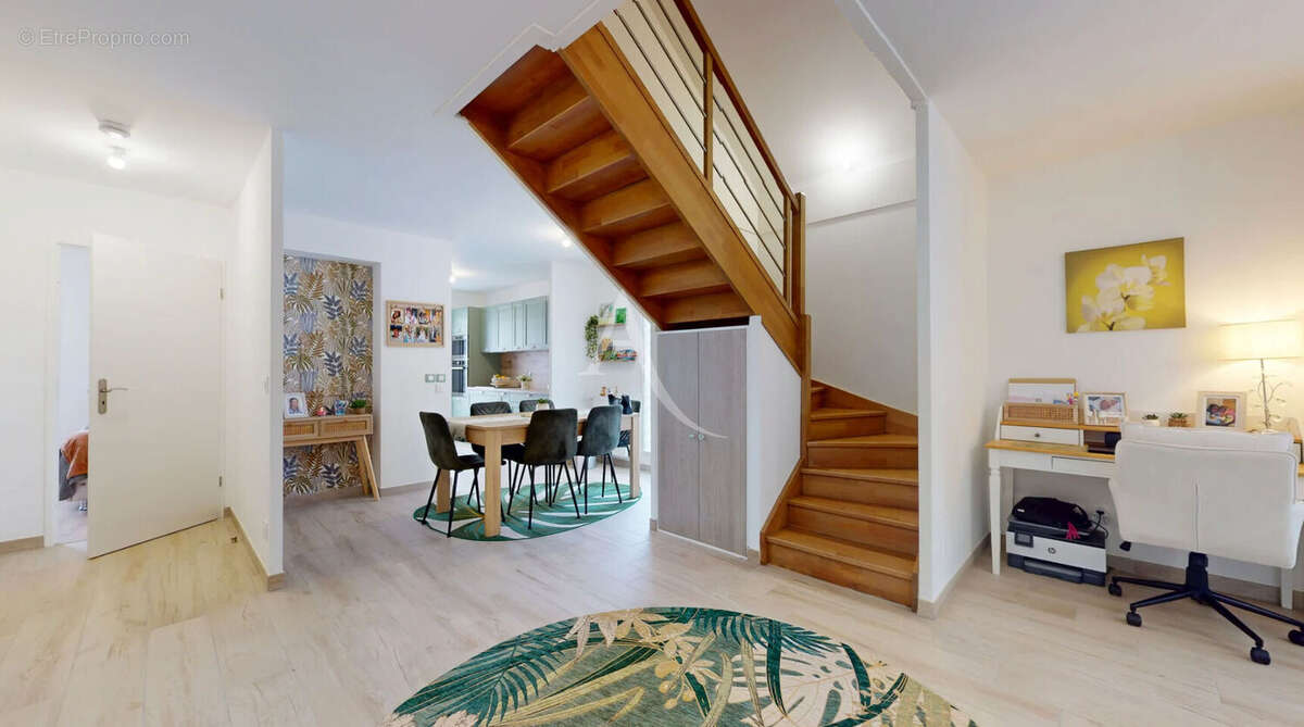 Appartement à OZOIR-LA-FERRIERE