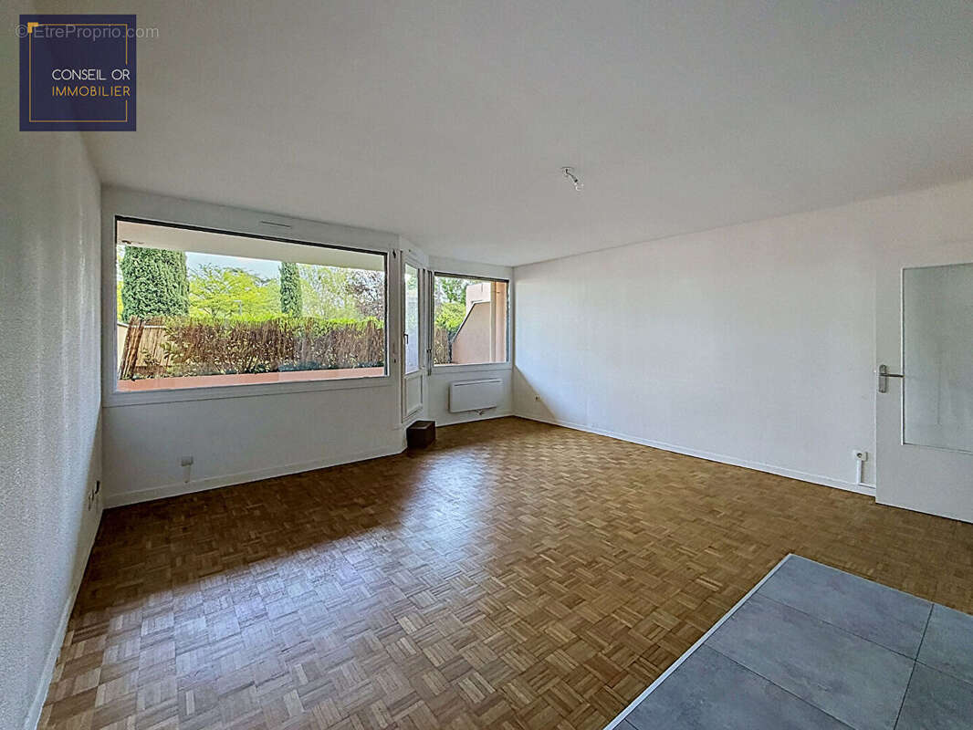 Appartement à SAINT-GENIS-LAVAL