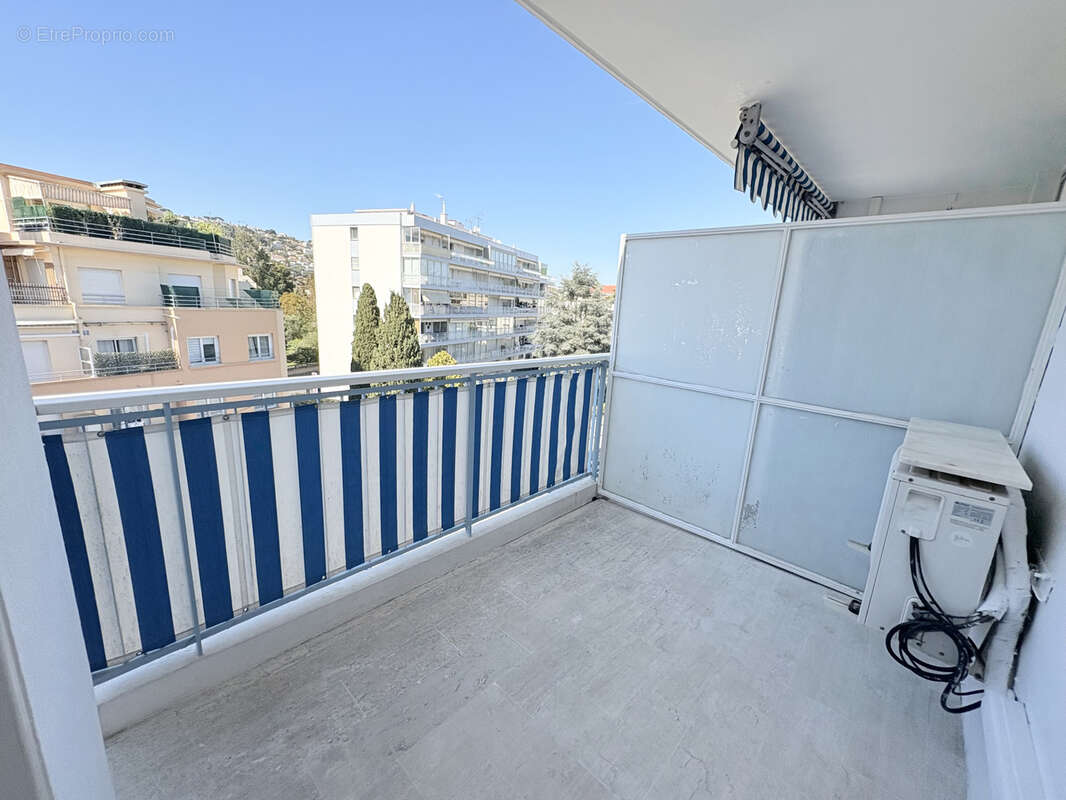 Appartement à VALLAURIS