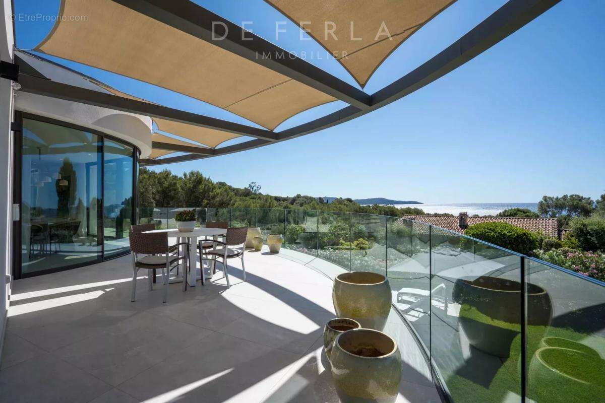 Maison à CAVALAIRE-SUR-MER