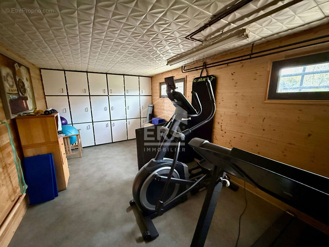 Maison à LES CLAYES-SOUS-BOIS