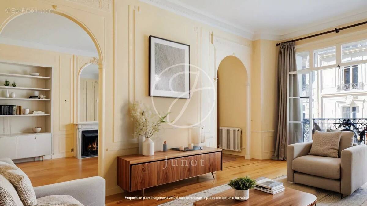 Appartement à PARIS-8E