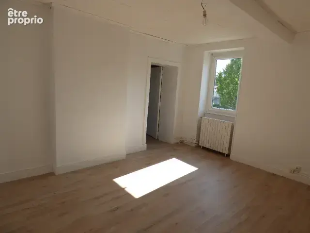Maison de 111 m2 avec jardin et dépendances   Gannat - photo 9