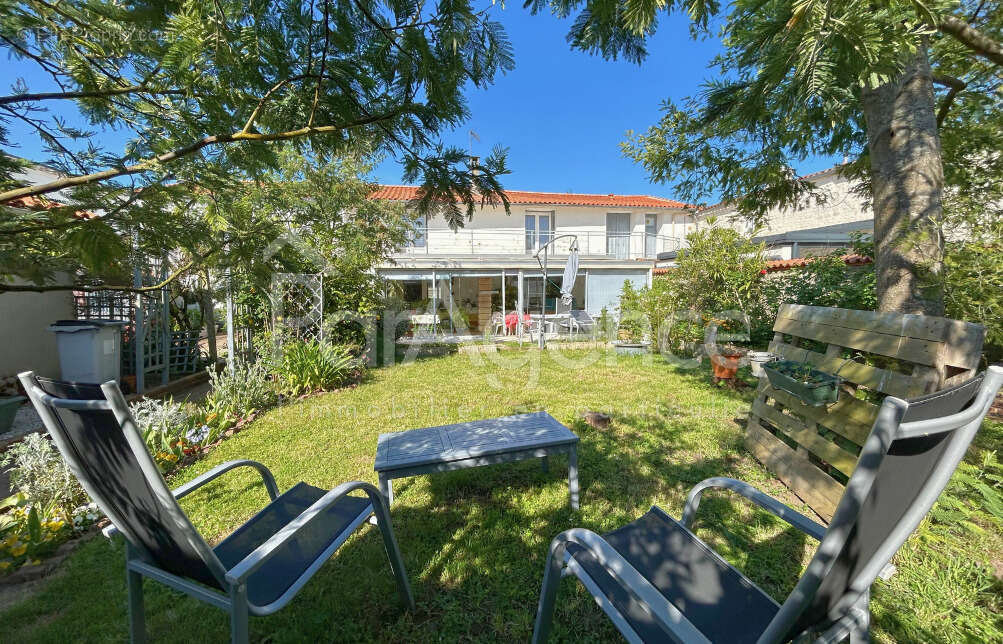 Maison à SAINT-JUST-LUZAC