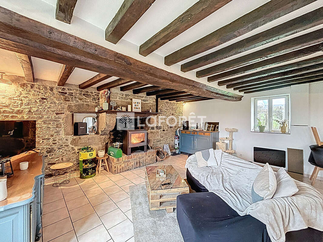 Maison à BELLOU-EN-HOULME