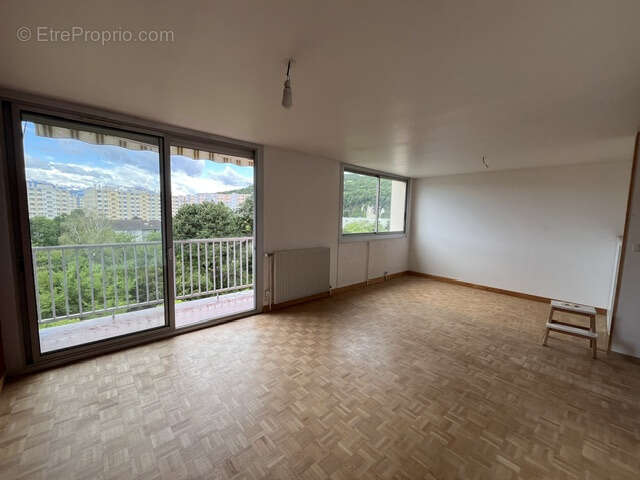 Appartement à FONTAINE