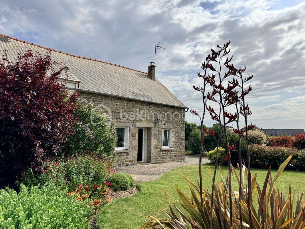 Ensemble immobilier de caractère au cœur de la campagne de Plestan - photo 6