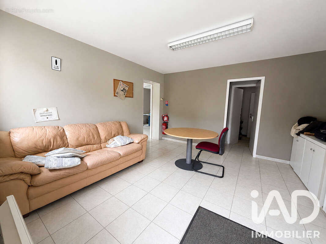 Commerce 320 m² à Saint-Pardoux  - photo 6