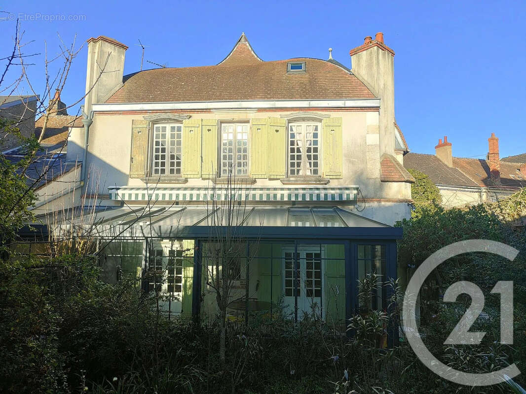 Maison à COSNE-COURS-SUR-LOIRE