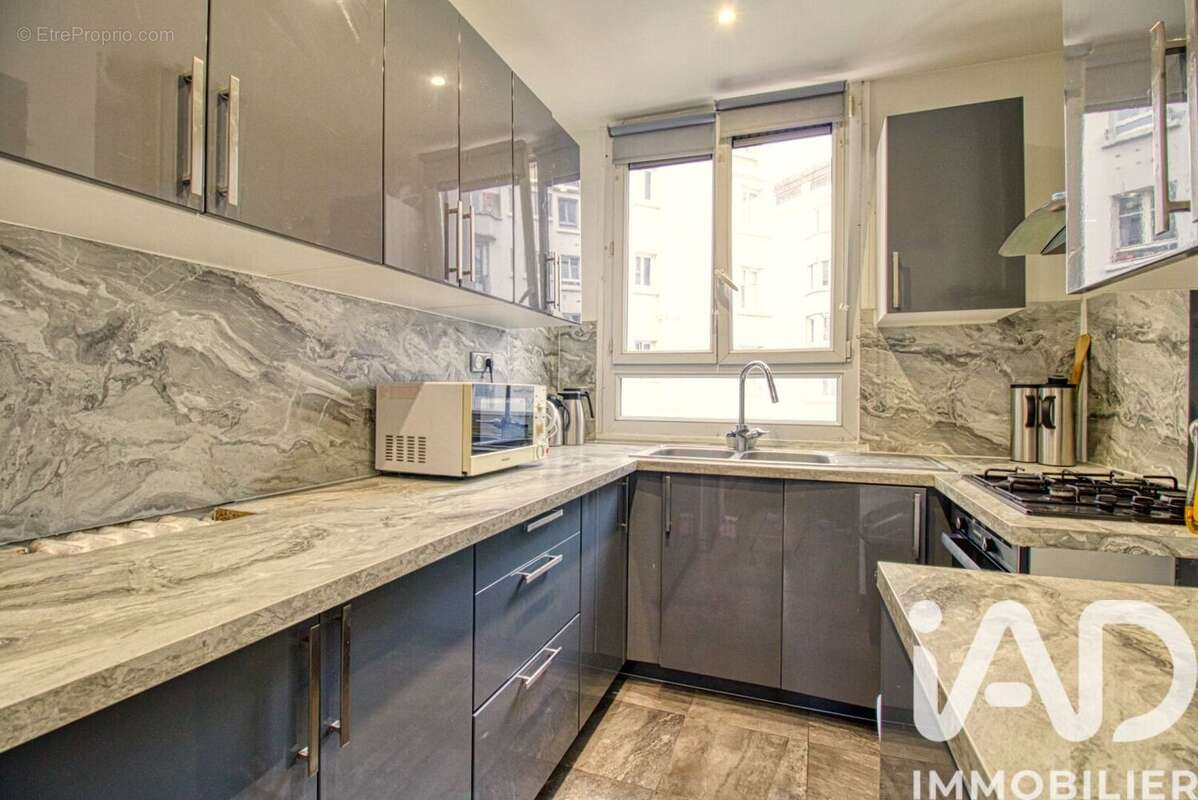 Photo 4 - Appartement à PARIS-17E