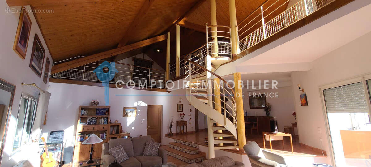 Dpt Haute-Garonne 31 - A vendre Ganties 31- Maison de ville T7 de 368 m2 sur terrain de 4490 m2 avec piscine e - photo 9