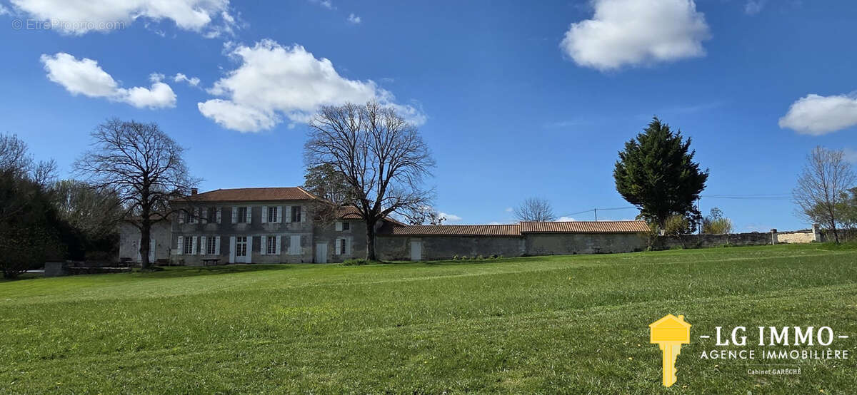 Maison à SAINT-FORT-SUR-GIRONDE