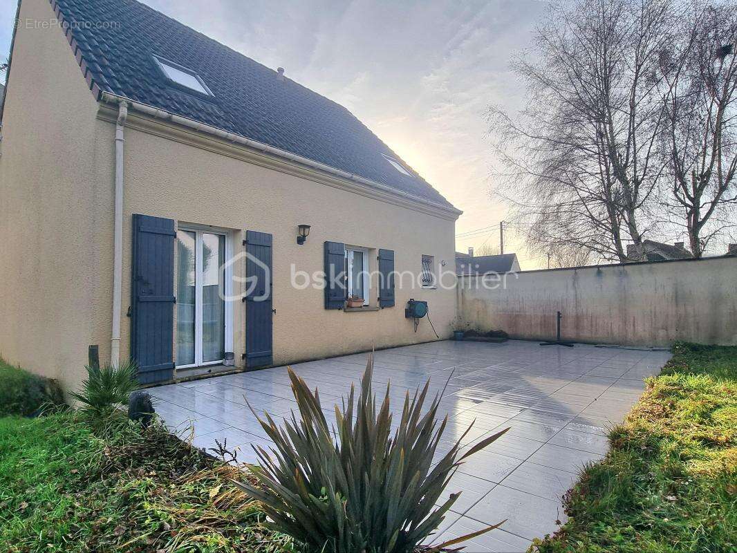 Maison à CHATENAY-SUR-SEINE