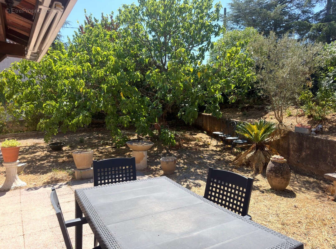 Maison de 94 m2 terrain de 674 m2     Saint-Maximin-la-Sainte-Baume 83470 - photo 4